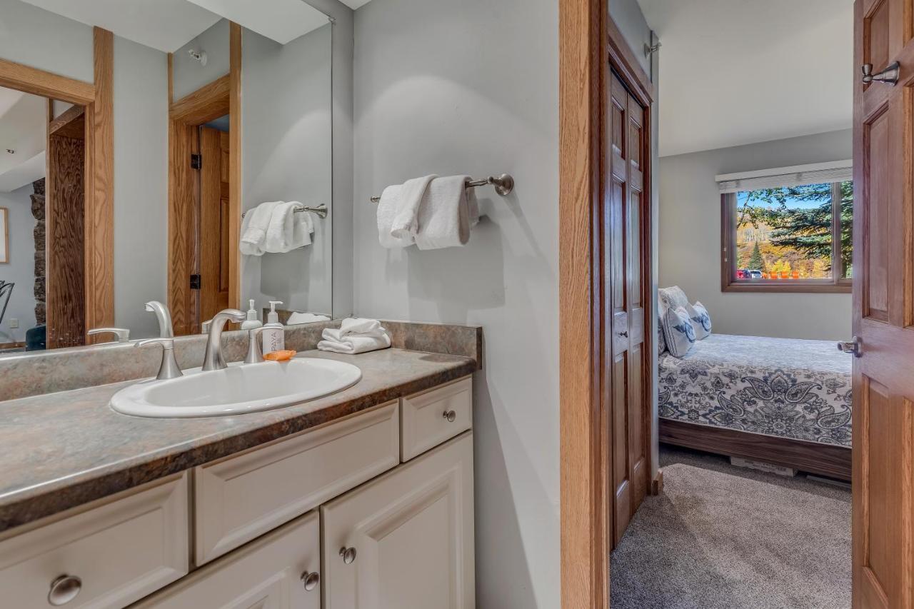 Laurelwood Condominiums 202 斯诺马斯村 外观 照片